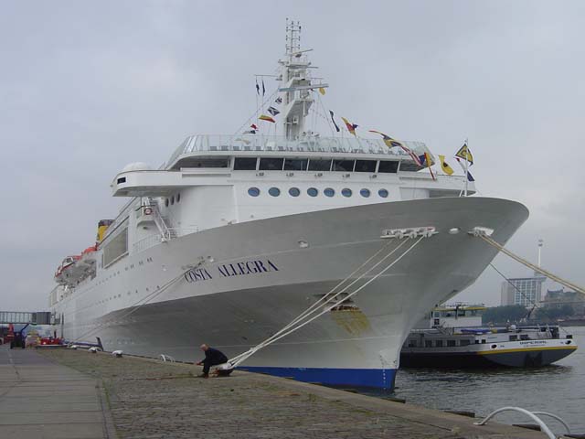 Cruiseschip ms Costa Europa van Costa Crociere aan de Cruise Terminal Rotterdam