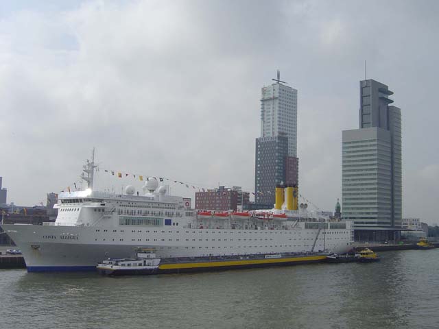 Cruiseschip ms Costa Europa van Costa Crociere aan de Cruise Terminal Rotterdam