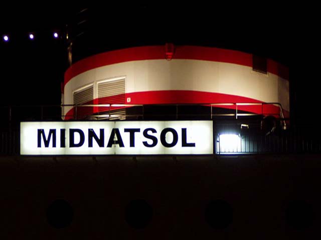 Cruiseschip ms Midnatsol van TFDS aan de Cruise Terminal Rotterdam