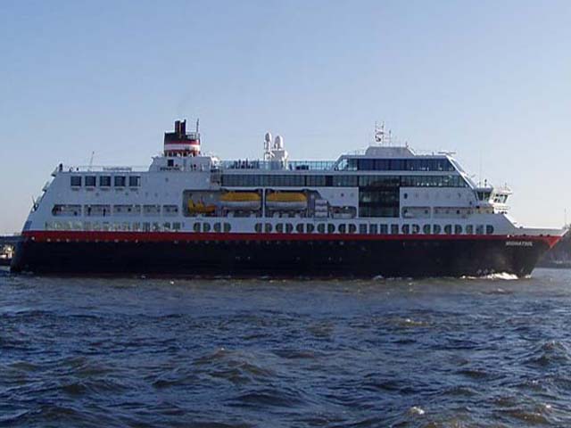 Cruiseschip ms Midnatsol van TFDS aan de Cruise Terminal Rotterdam